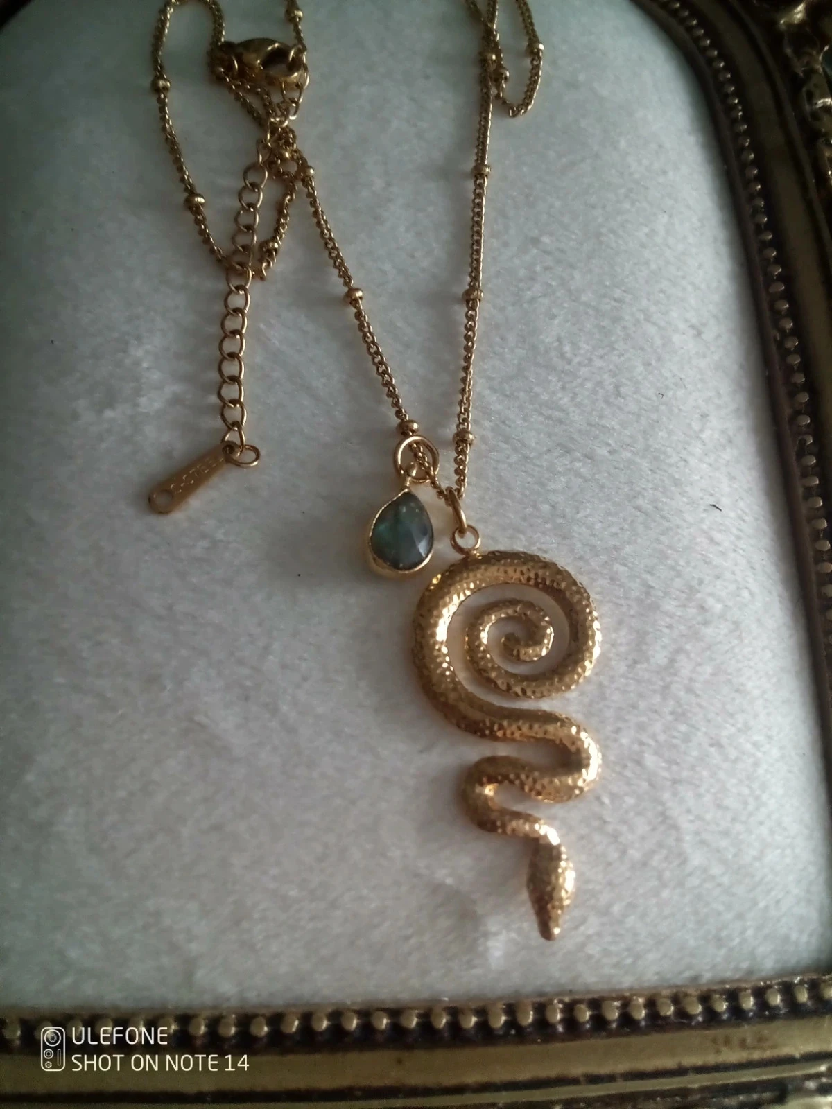 Collier serpent et pendentif labradorite sertie